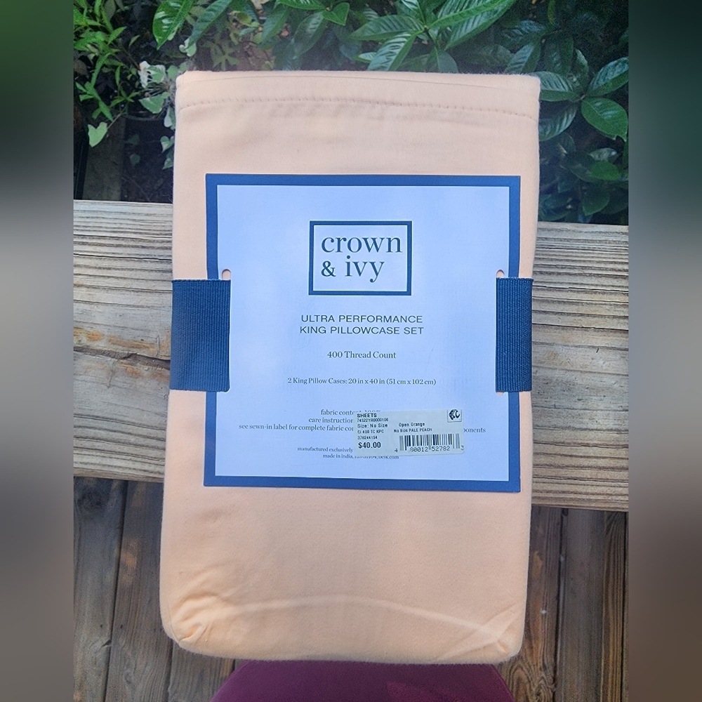 Crown & Ivy Pillow cases (2) king sized, new